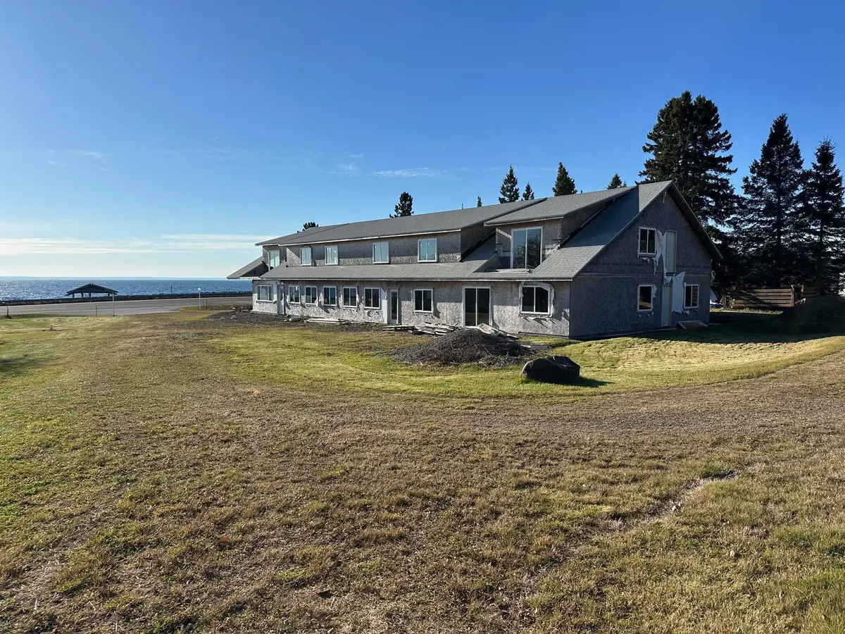 5119 N Shore Drive, Duluth, MN 55804 - Image #1