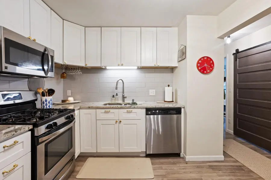 4820 Park Commons Drive #220, Minneapolis, MN 55416 - Image #2