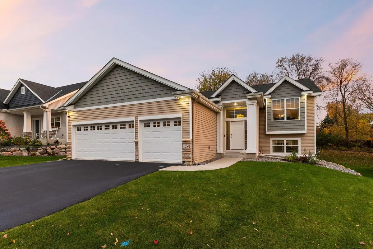 1284 Meadow Lane S, Shakopee, MN 55379 - Image #1