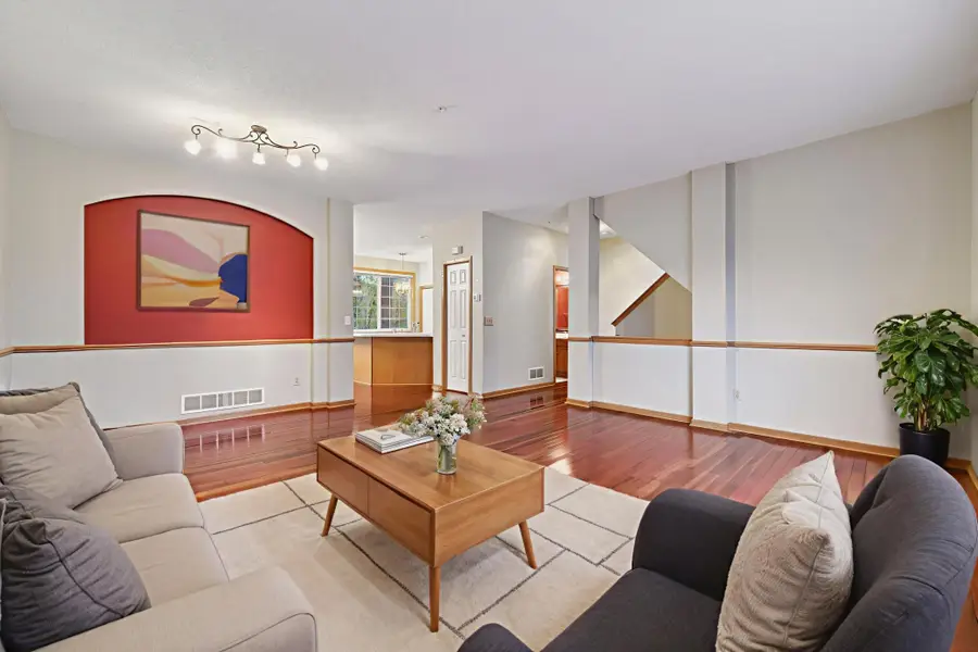 725 Fairfield Circle, Hopkins, MN 55305 - Image #3