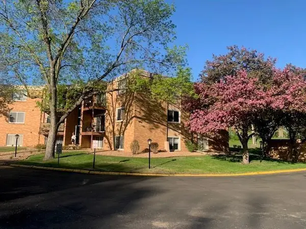 9143 Highway 55 #301, Golden Valley, MN 55427