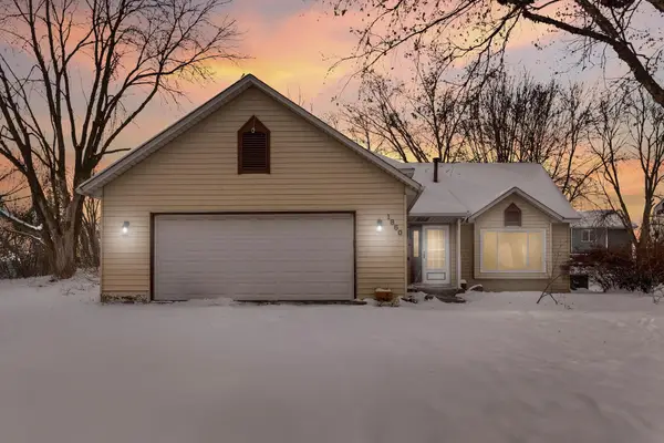 1860 Hilo Court N, Oakdale, MN 55128