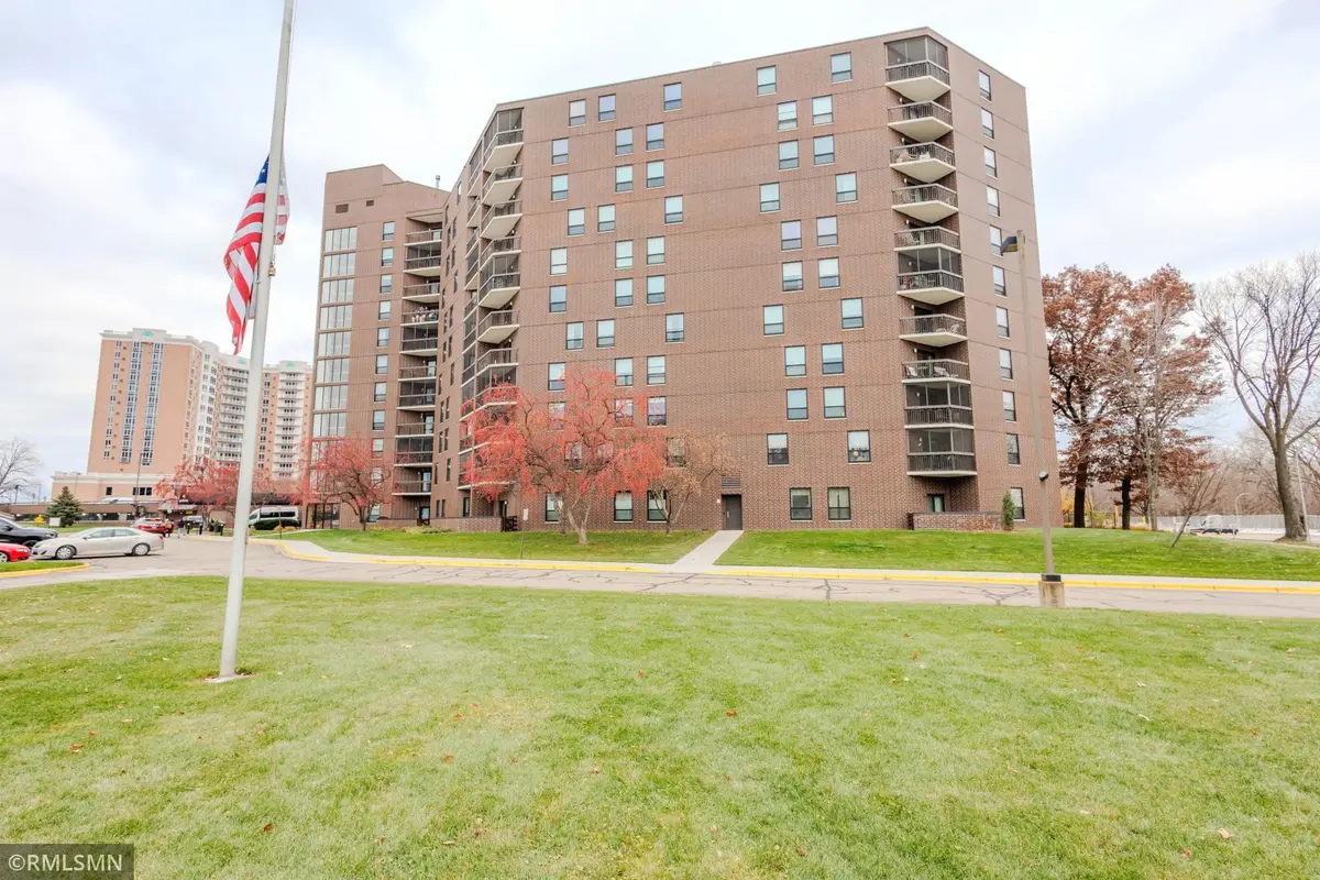 6615 Lake Shore Drive S #902, Minneapolis, MN 55423 - Image #1