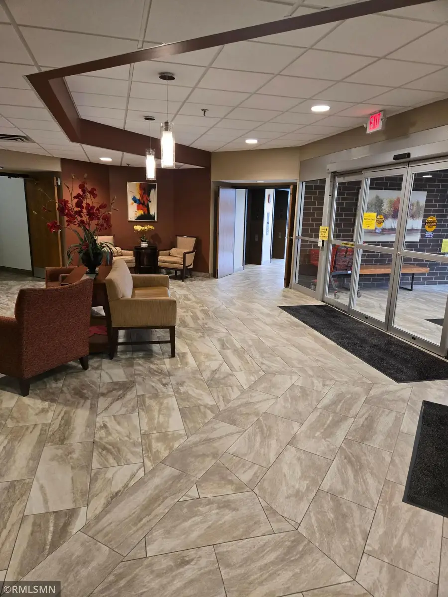 6615 Lake Shore Drive S #902, Minneapolis, MN 55423 - Image #3