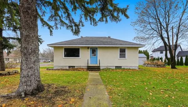 302 Minnesota Avenue E, Minnesota Lake, MN 56068