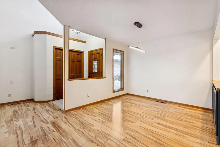 491 Sterling Street S, Saint Paul, MN 55119 - Image #2