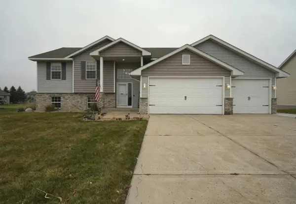 981 Farmers Ridge Trail, Belle Plaine, MN 56011