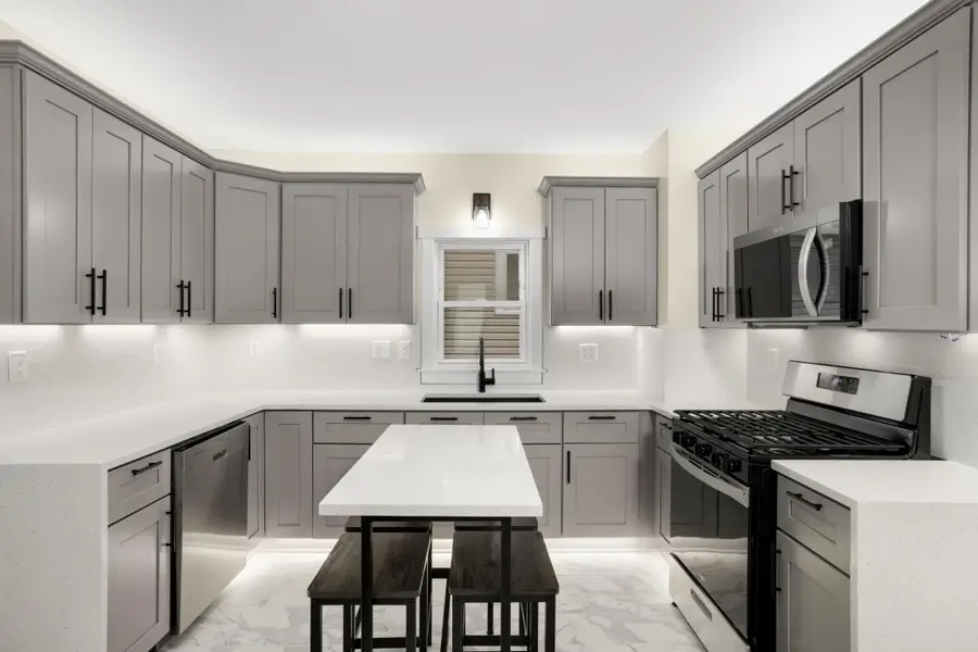 773 Hawthorne Avenue E, Saint Paul, MN 55106 - Image #2