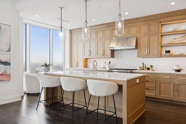 1111 W River Parkway #24C, Minneapolis, MN 55415