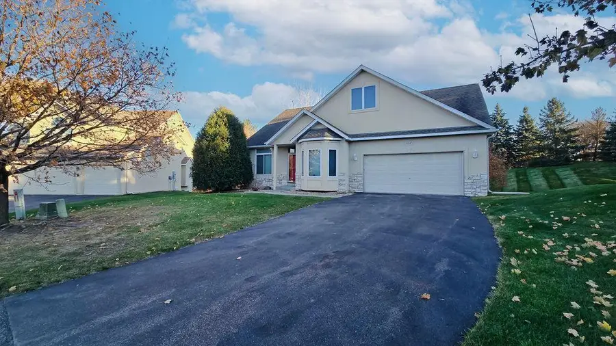 16045 Kennard Court, Lakeville, MN 55044 - Image #3