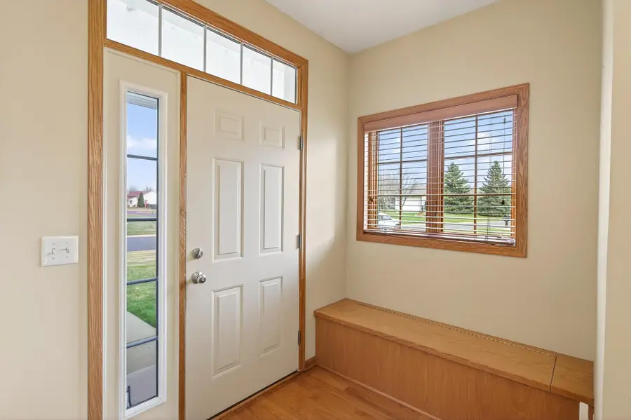 786 Regent Drive, Shakopee, MN 55379 - Image #3