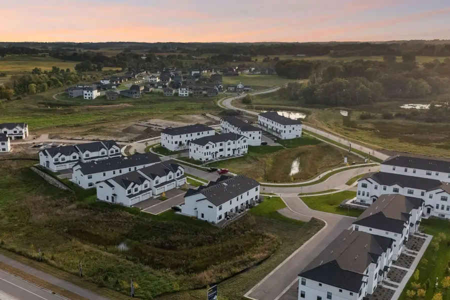 10332 Birchwood Circle, Chaska, MN 55318 - Image #2