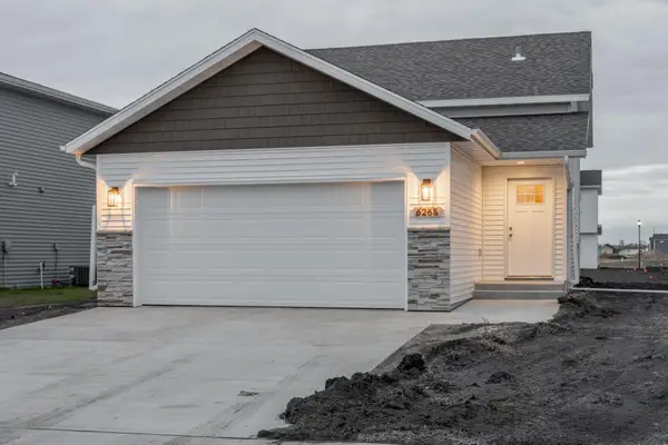 6265 86th Avenue S, Horace, ND 58047