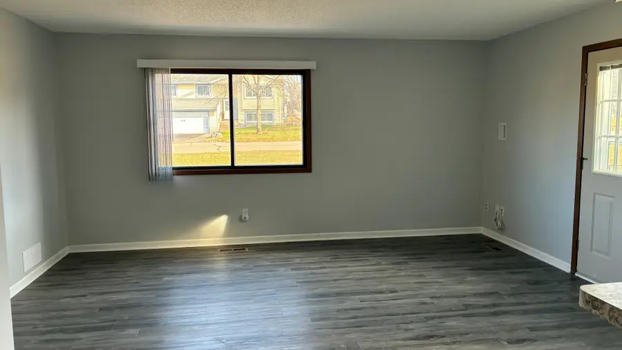 1640 Helena Road N, Oakdale, MN 55128 - Image #3