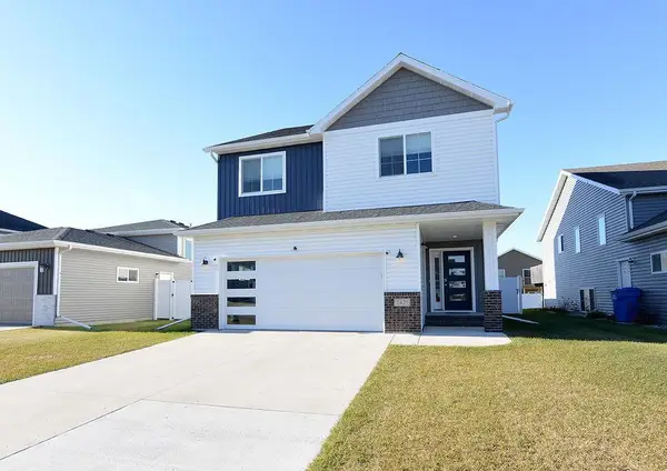 7421 18th Street S, Fargo, ND 58104