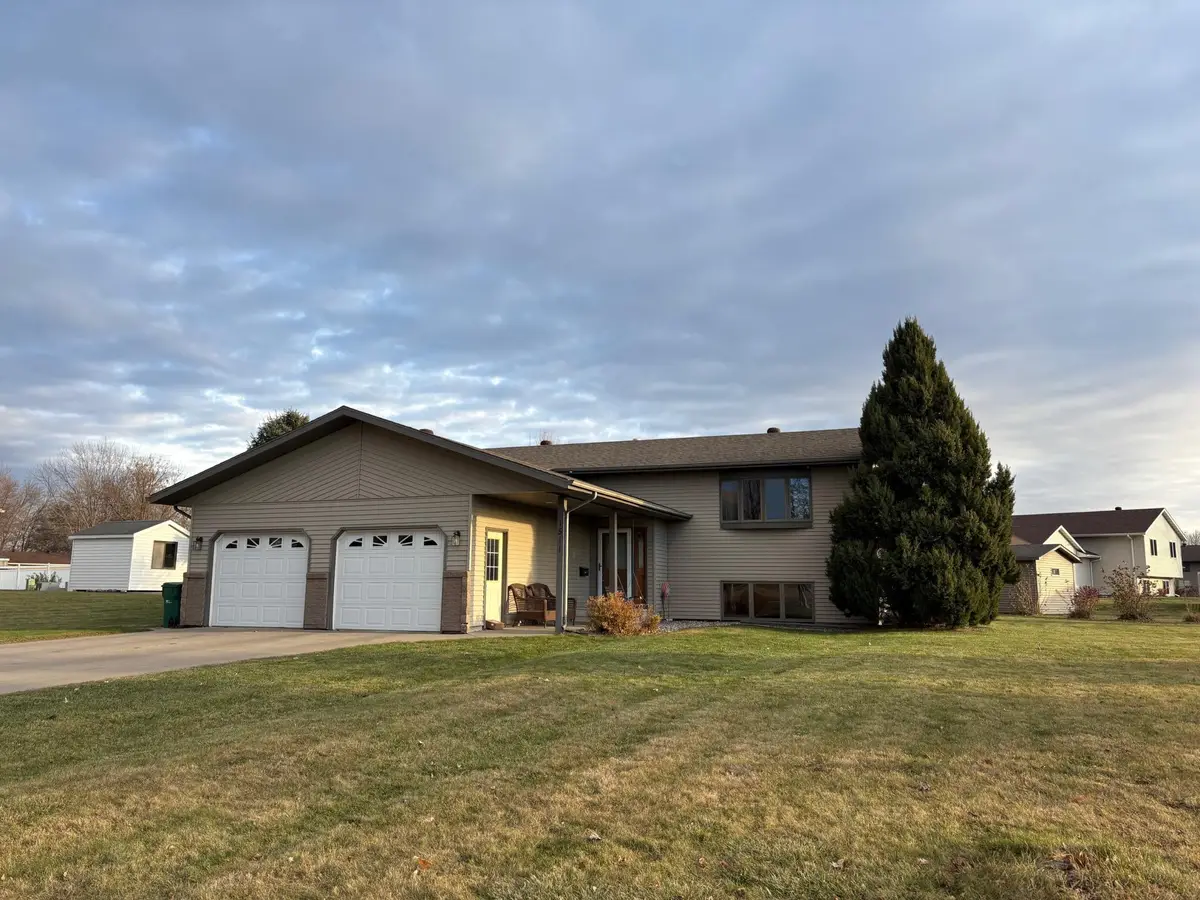 1511 Westmore Avenue, Wahpeton, ND 58075 - Image #1