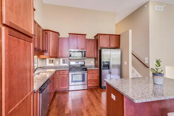 2576 Waterfall Way Nw, Prior Lake, MN 55372