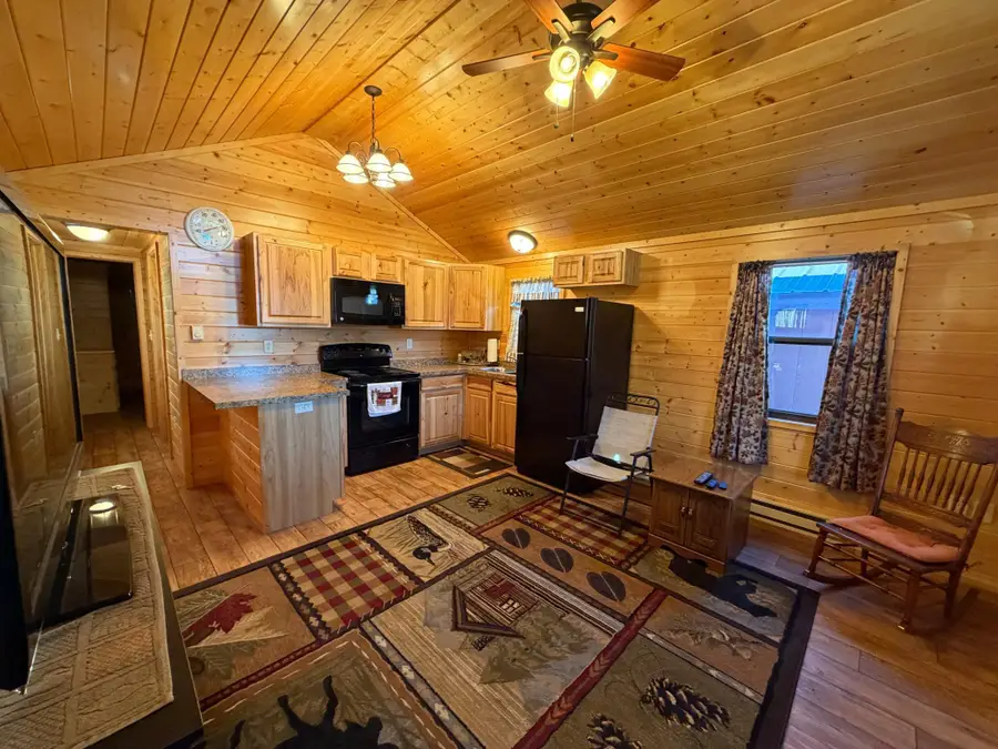 304 N Main Street N, Gwinner, ND 58040 - Image #2