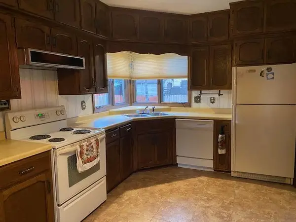 305 4th Street Sw, Pine Island, MN 55963