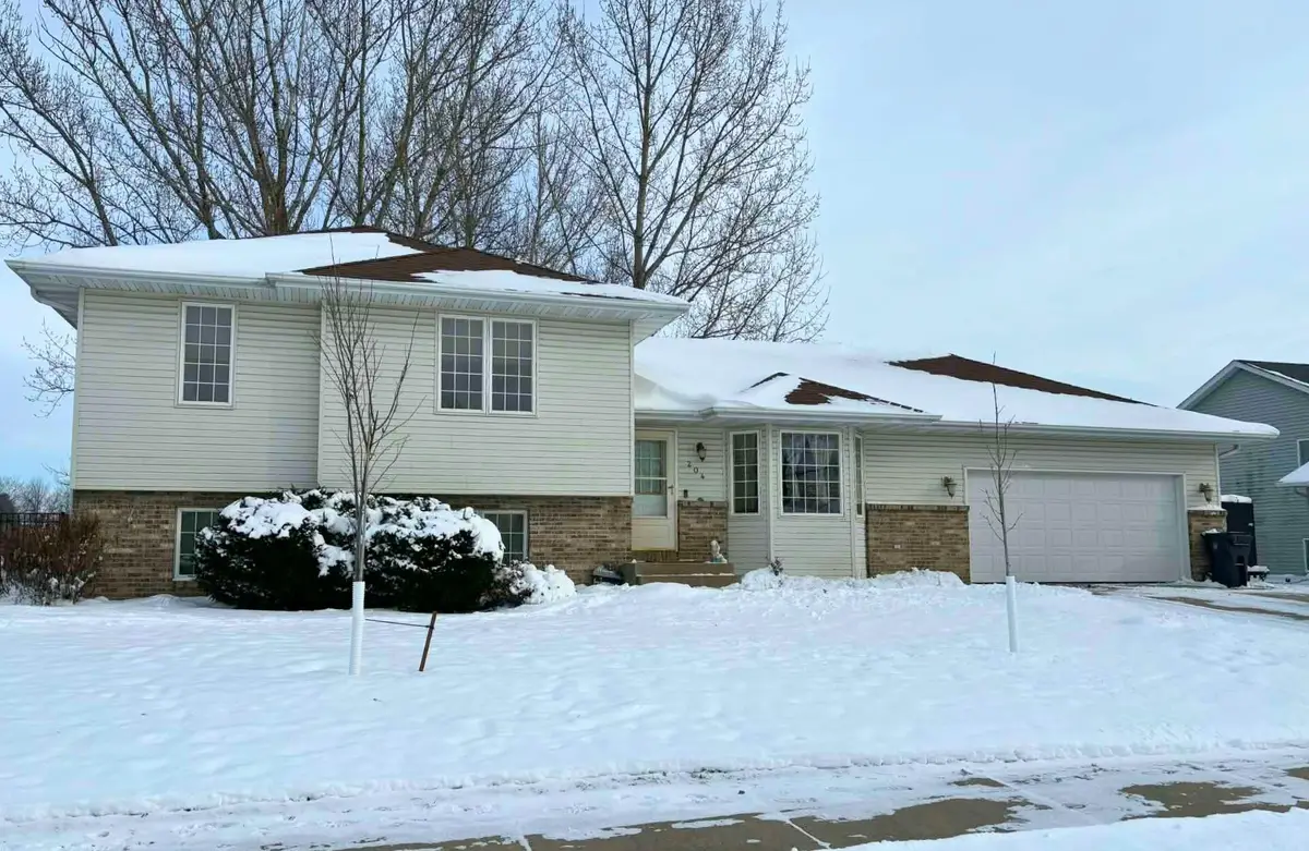 204 Falcon Drive, Mankato, MN 56001 - Image #1
