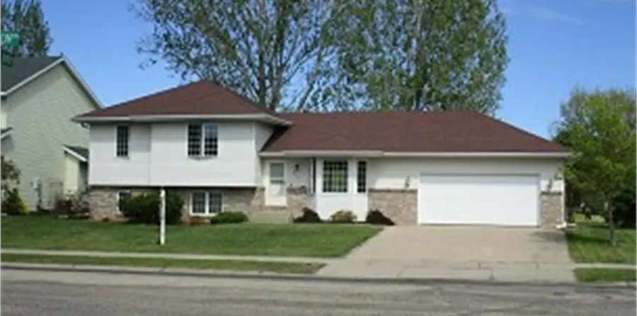 204 Falcon Drive, Mankato, MN 56001 - Image #2