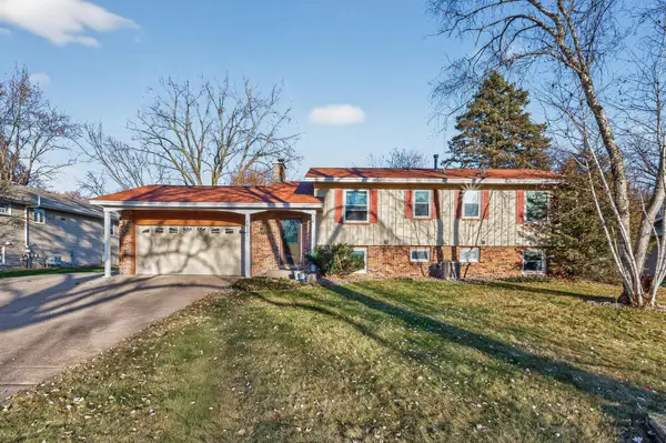 10161 Uplander Street Nw, Minneapolis, MN 55433