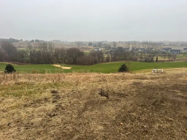 868 Golfview Avenue, Zumbrota, MN 55992