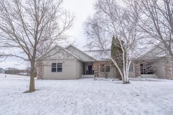126 Acorn Avenue Nw, New London, MN 56273