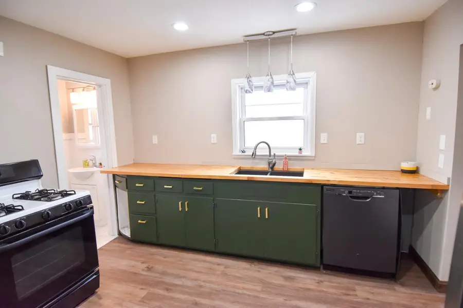 204 Conley Avenue S, Thief River Falls, MN 56701 - Image #2