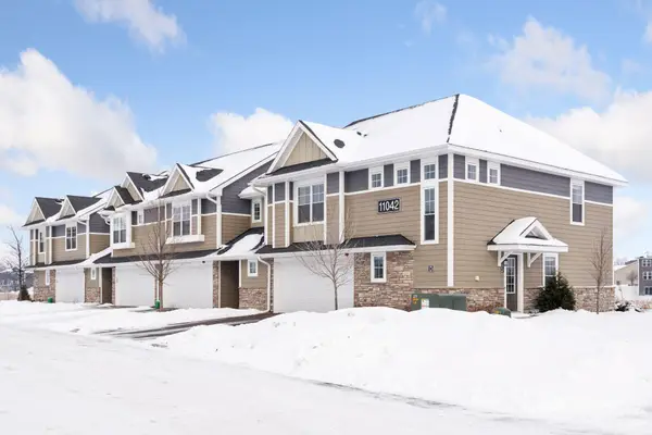 11042 Yalta Street Ne #D, Minneapolis, MN 55449