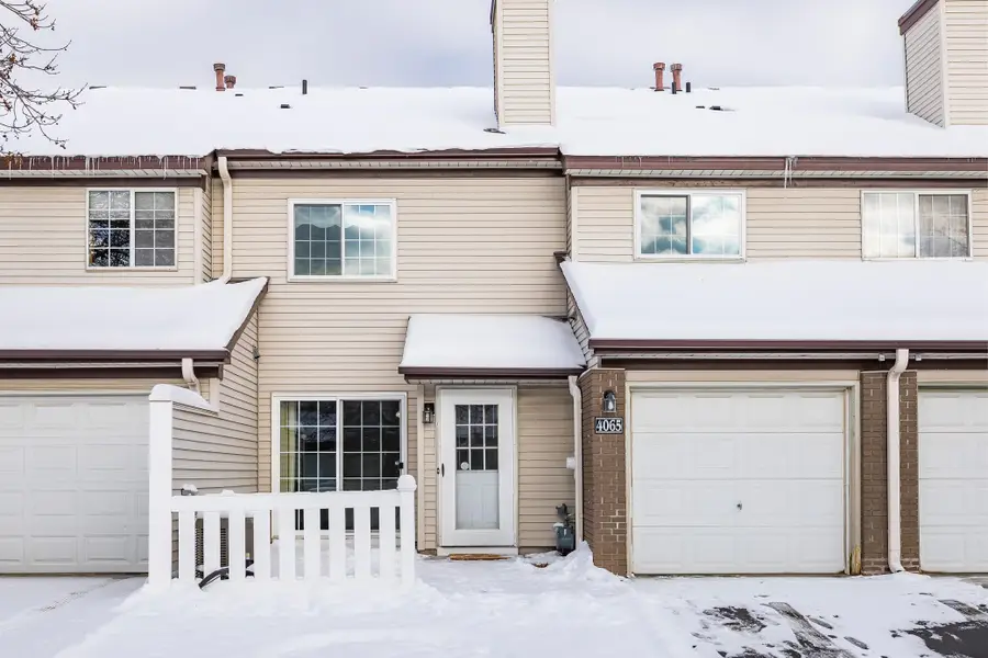 4065 Wilshire Circle #8, Shoreview, MN 55126 - Image #2