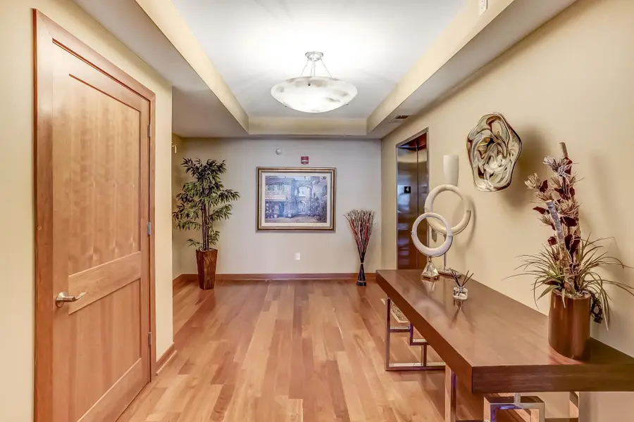 1070 Grandview Court Ne #406, Columbia Heights, MN 55421 - #3