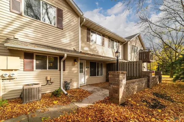 7656 13th Street N, Saint Paul, MN 55128