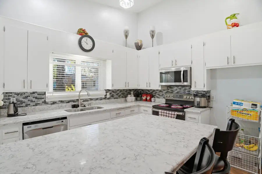 5900 Hillsboro Avenue N, Minneapolis, MN 55428 - Image #3