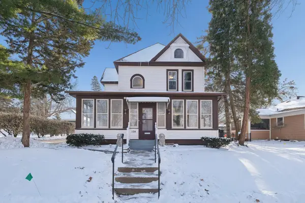 120 4th Avenue E, Shakopee, MN 55379