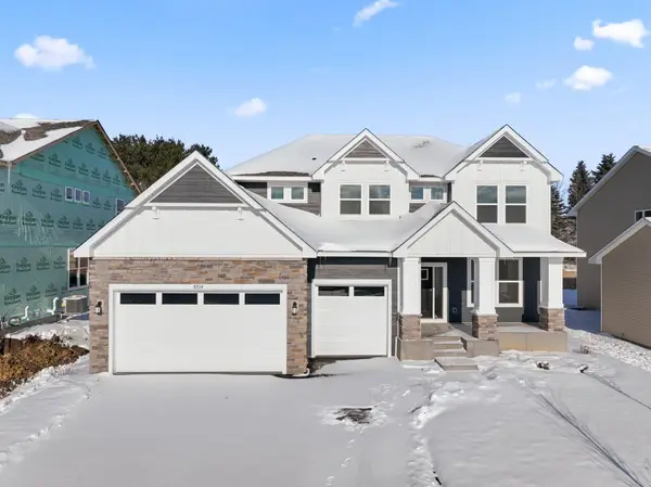 8704 Periwinkle Boulevard, Woodbury, MN 55129