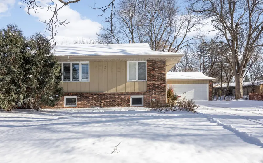 5315 Malibu Drive, Edina, MN 55436 - Image #2