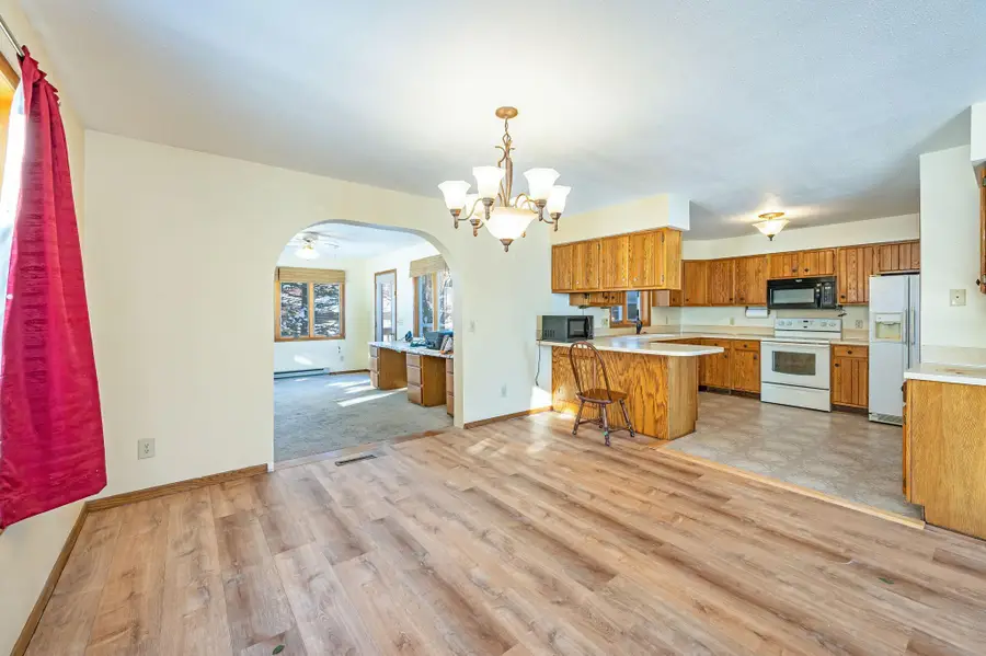 225 S 7th Avenue E #E, Truman, MN 56088 - Image #3