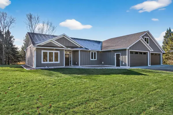 18986 Jackson Street Ne, East Bethel, MN 55011