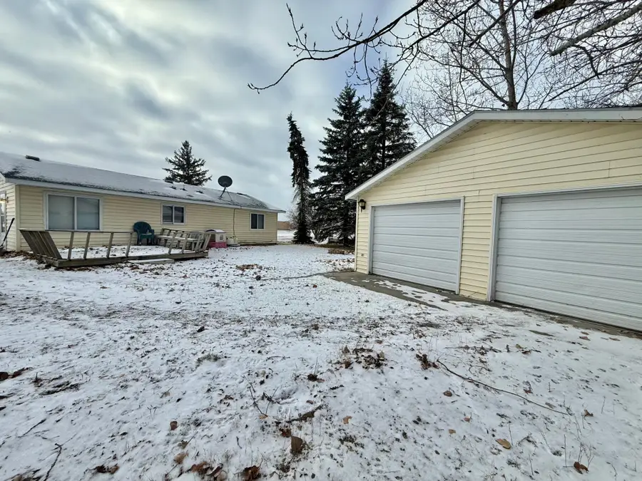 611 Evergreen Street, Thief River Falls, MN 56701 - #2