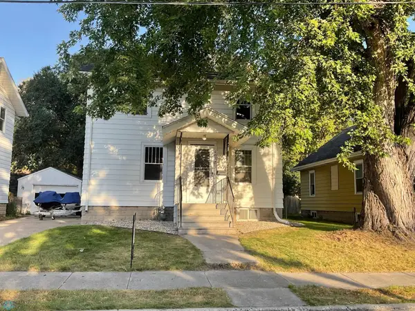 1037 8th Street N, Fargo, ND 58102