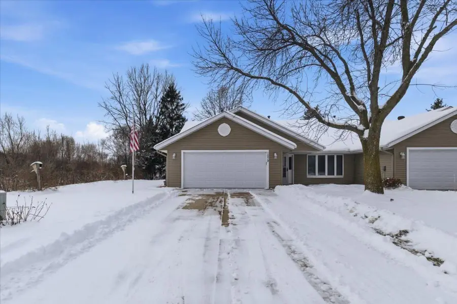 1079 S Pointe Drive, Hastings, MN 55033 - Image #2