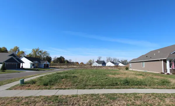 31670 Newport Curve, Lindstrom, MN 55045