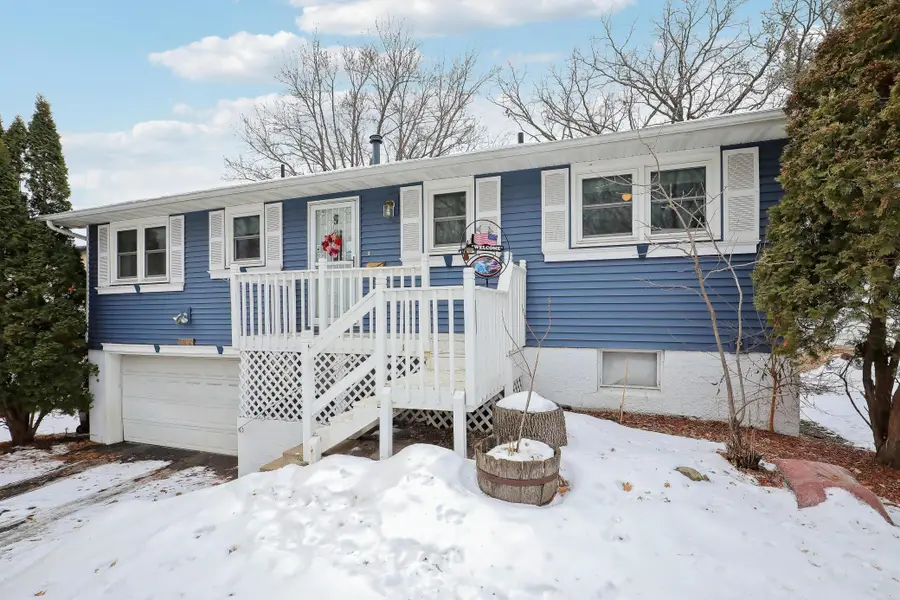 544 3rd Avenue Nw, Saint Paul, MN 55112 - #3