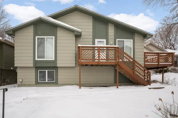 3558 Pilgrim Lane N, Minneapolis, MN 55441