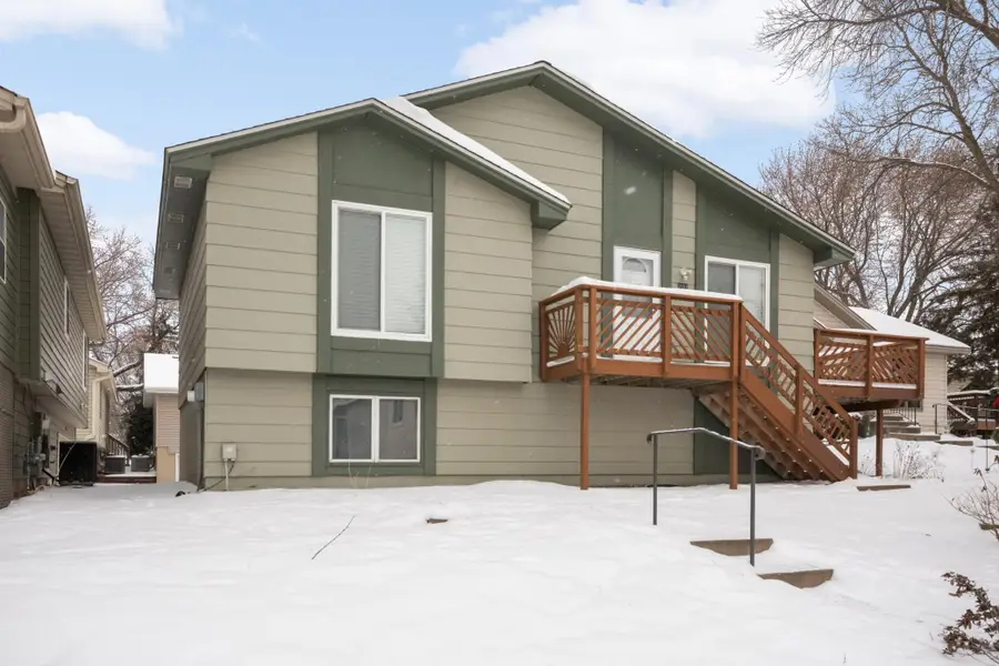 3558 Pilgrim Lane N, Minneapolis, MN 55441 - Image #2