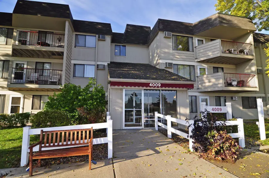 4009 Heritage Hills Drive #202, Minneapolis, MN 55437 - #2