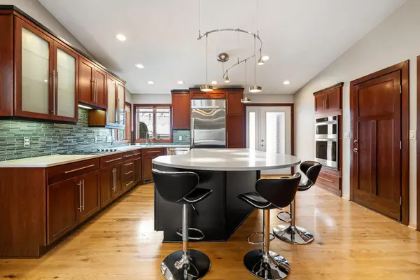 400 Oakland Place Ne #9, Austin, MN 55912