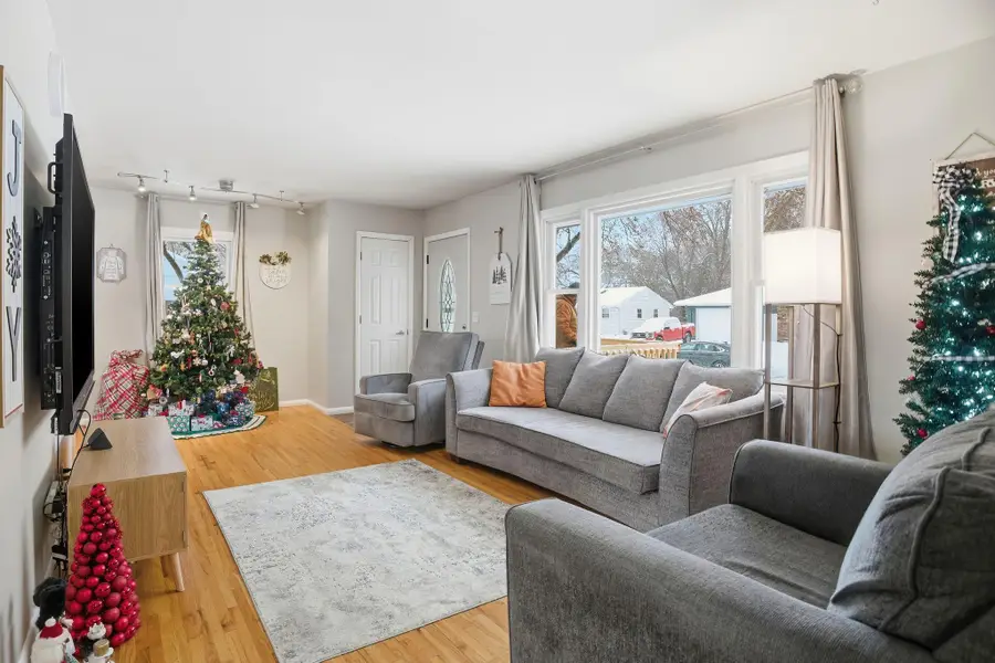 6110 Regent Avenue N, Minneapolis, MN 55429 - Image #2