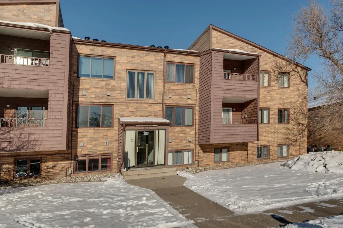 3253 17th Avenue S #102, Fargo, ND 58103 - Image #1